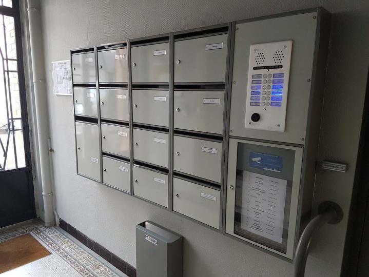 Installation de boîte aux lettres Paris