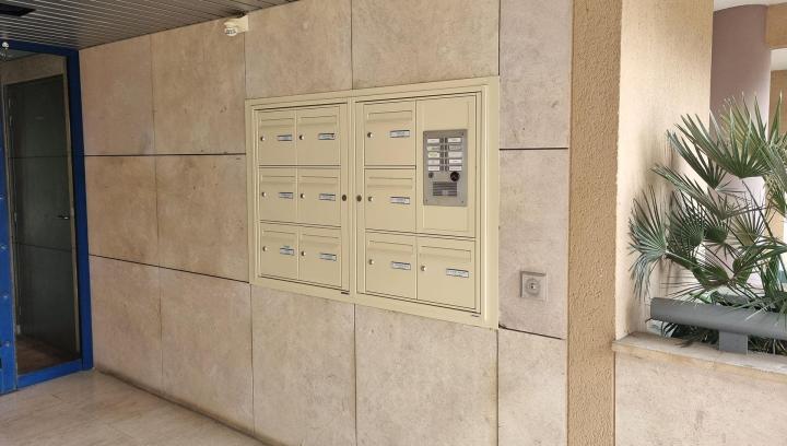 Pose de boîte aux lettres Paris