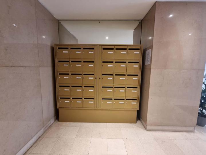 Pose de boîte aux lettres Paris