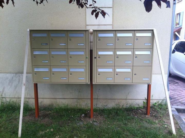 Pose de boîte aux lettres Paris