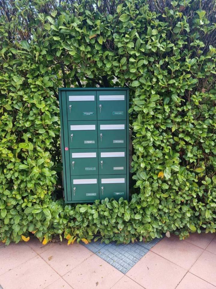 Pose de boîte aux lettres Paris