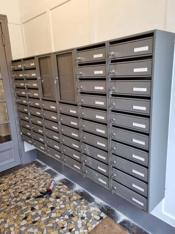 Pose de boîte aux lettres Paris