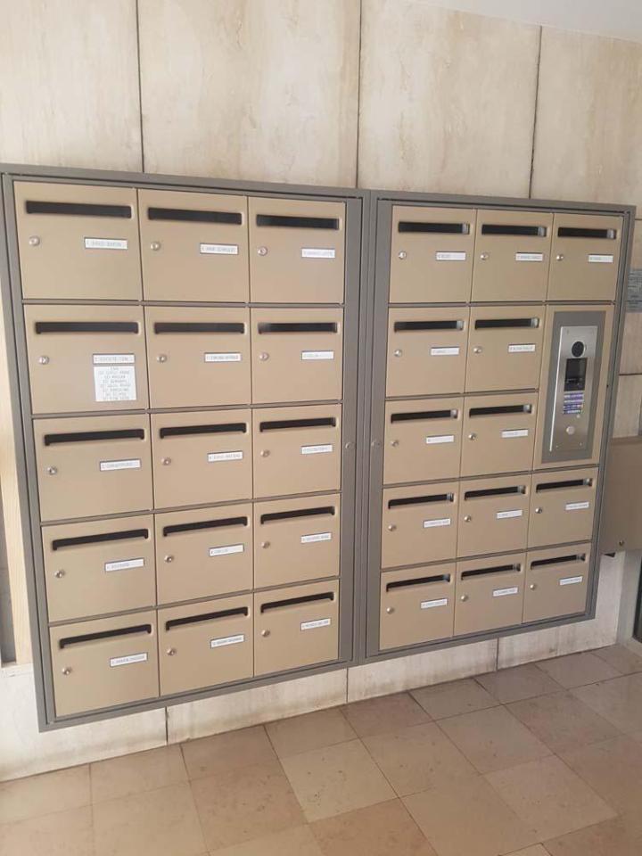 Pose de boîte aux lettres Paris