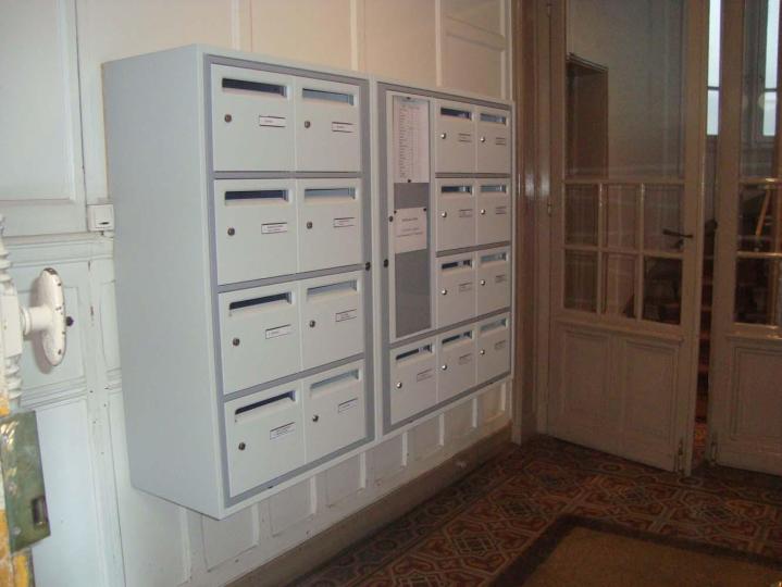 Pose de boîte aux lettres Paris