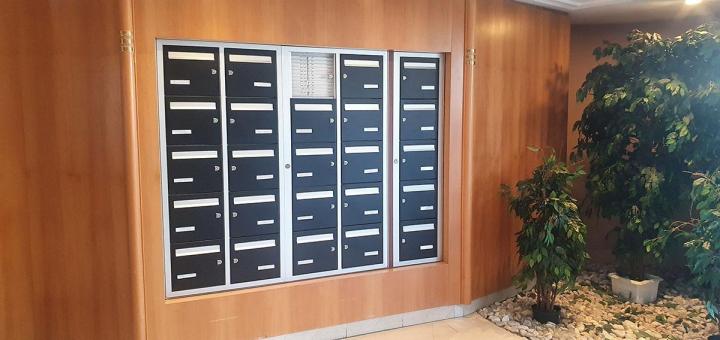 Pose de boîte aux lettres Paris