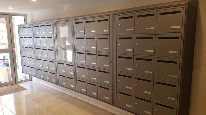 Installation de boîte aux lettres, Neuilly-sur-Seine